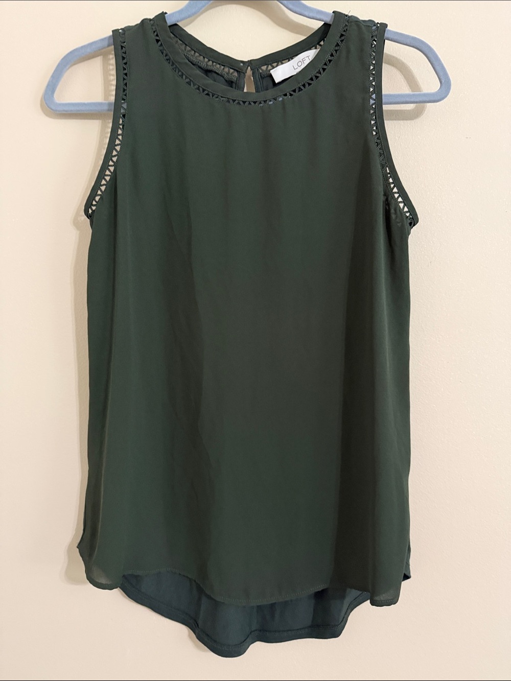LOFT Dark Green Sleeveless Lace-Trim Camisole XS